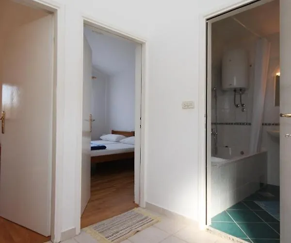 Apartamento With A Parking Space Starigrad, Paklenica - 6613 Starigrad Paklenica